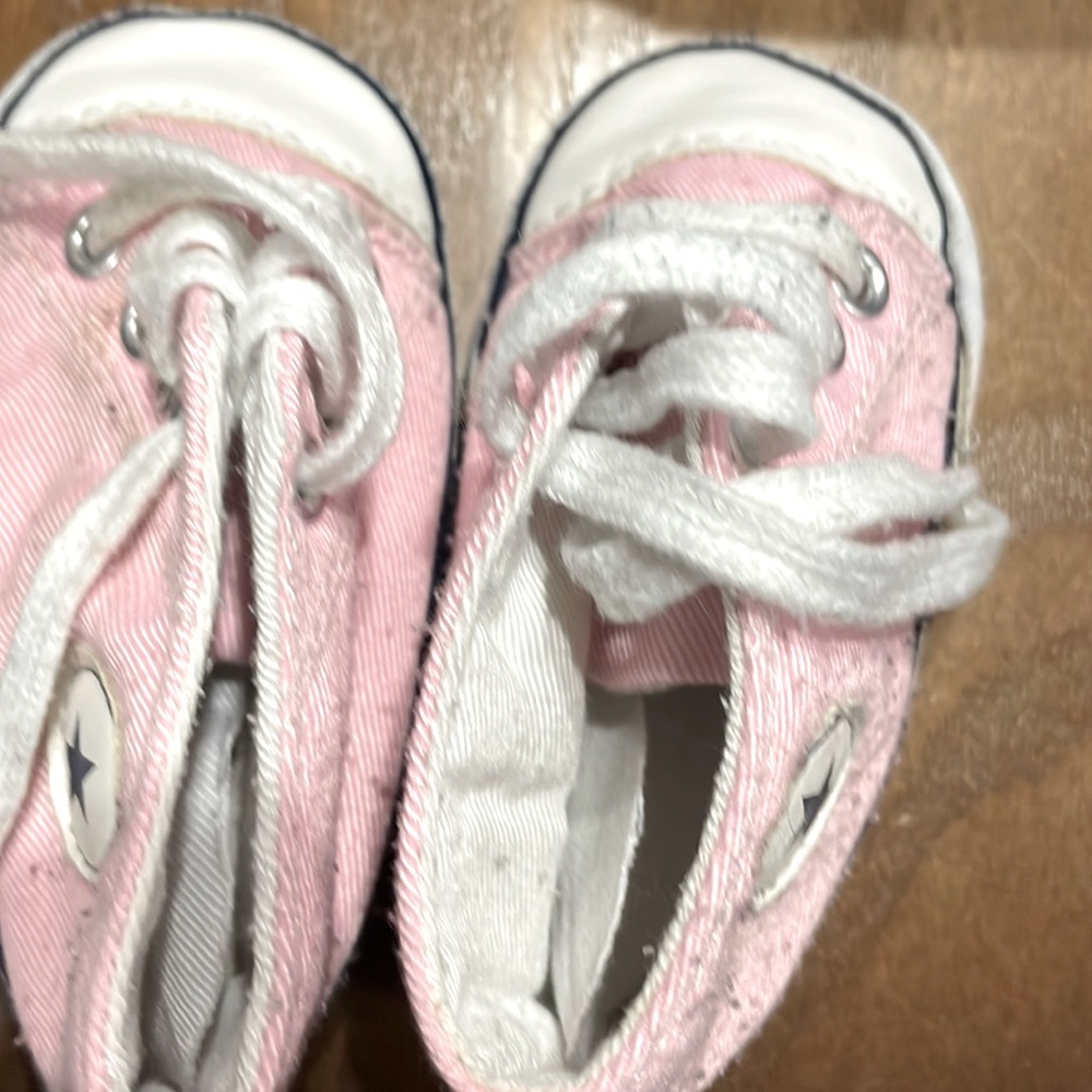 These little pink tennis shoes has soft bottoms